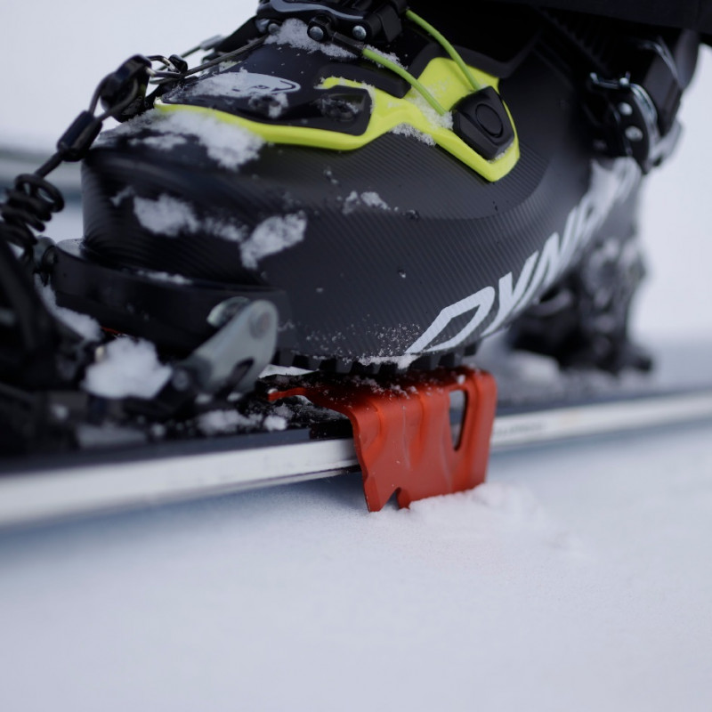 When and how to use ski crampons on ski tours